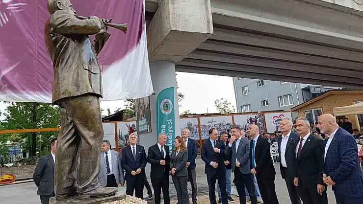 Miting Ve Açılışların Unutulmaz İsmi Seyfi Usta'nın Heykeli Açıldı