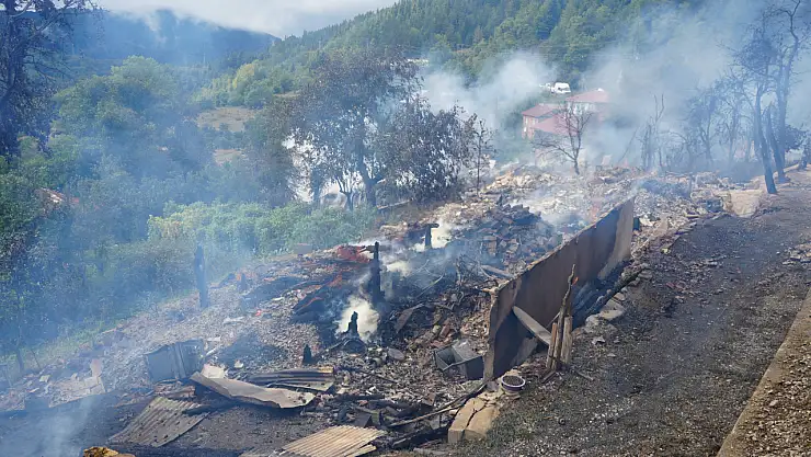 Yangından Etkilenen Vatandaşlar İçin Beslenme Ve Barınma Desteği