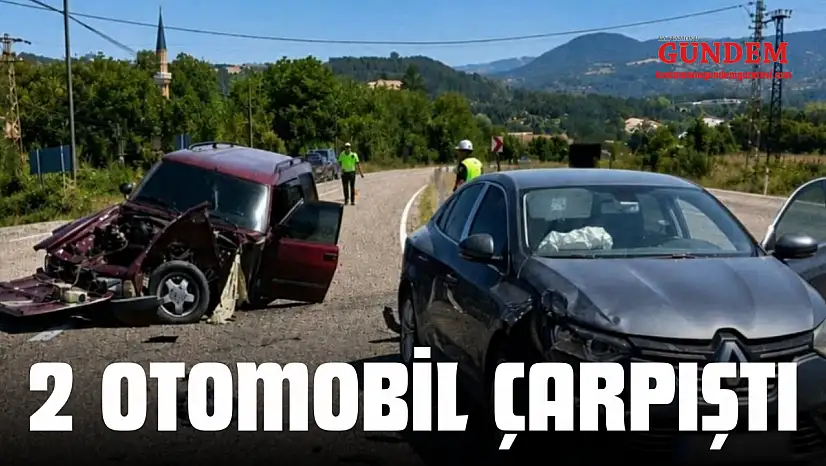 2 Otomobil Çarpıştı