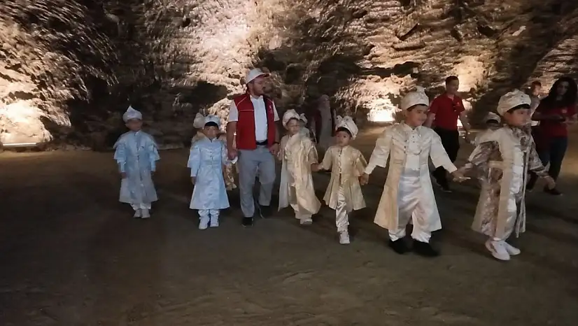 530 yıllık gelenek yerin 150 metre altında yaşatıldı