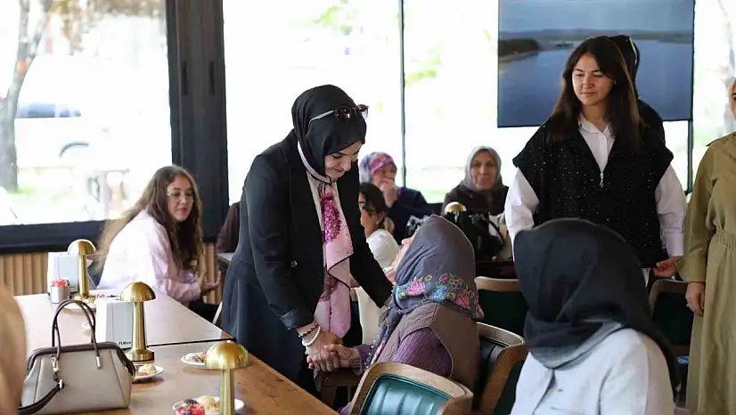 Alaca'da Anneler Günü'nde Anlamlı Buluşma