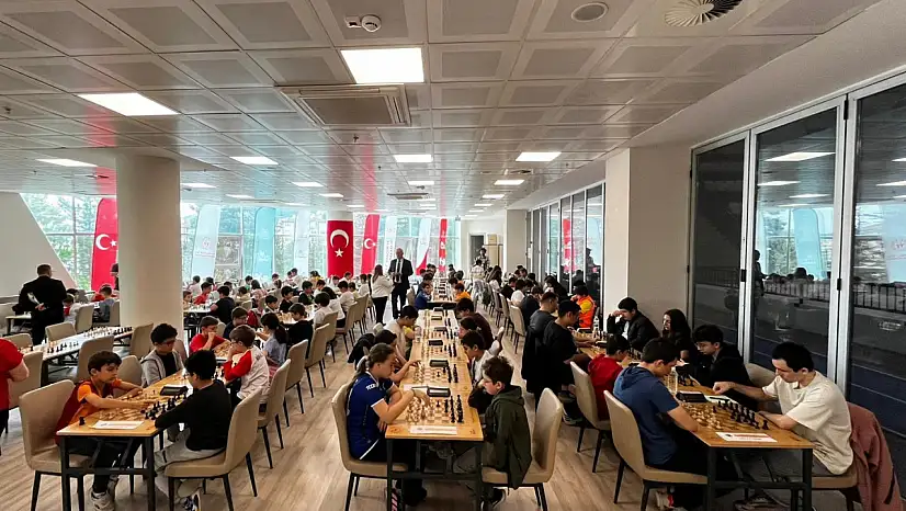 Anneler Günü'ne Özel Hızlı Satranç Turnuvası