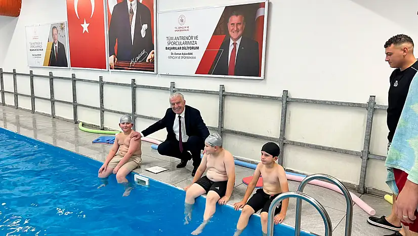 Başkan Taşkan'dan Yüzme Kursuna Ziyaret