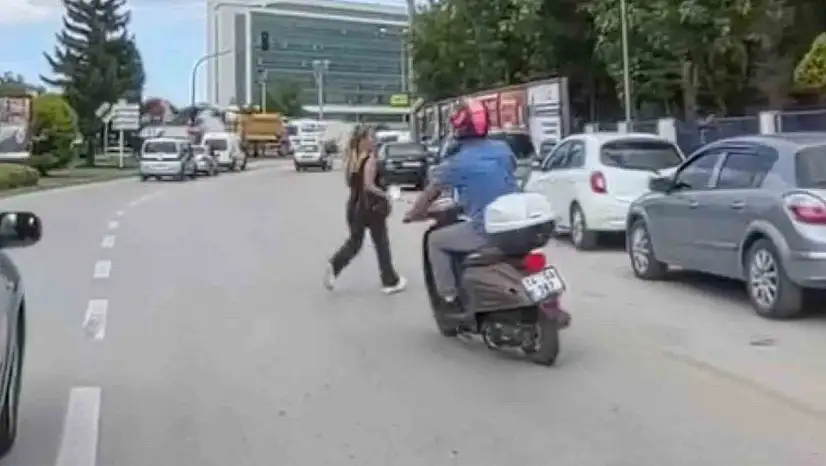 Bolu'da kazadan kıl payı kurtuldular: O anlar kamerada