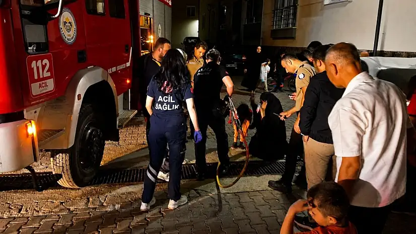 Çorum'da ayağı mazgala sıkışan çocuğu itfaiye kurtardı