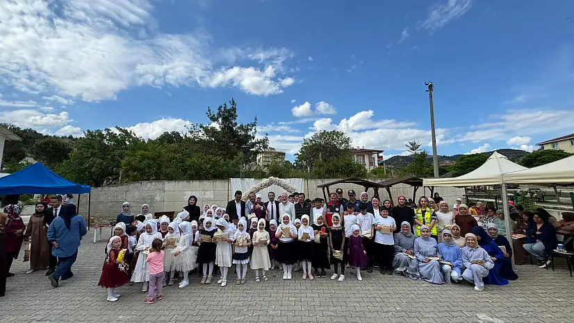 Hanönü'nde Minik Öğrencilerden Yıl Sonu Programı