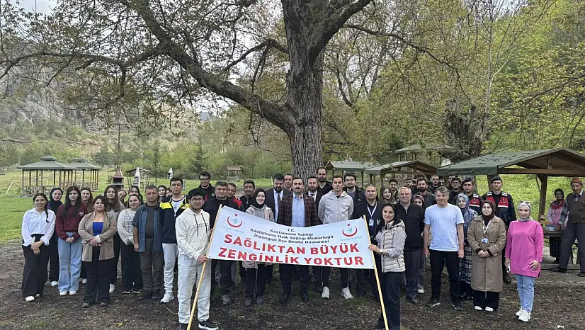 İhsangazi'de 'Sağlık İçin Hareket Et Günü' Yürüyüşü Düzenlendi