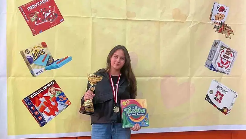 İmam Hatipli Kız Öğrenci İlçeye Birincilik İle Döndü