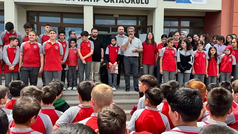 Mehmet Akif Ersoy İmam Hatip Ortaokulu Öğrencileri Ödüllendirildi