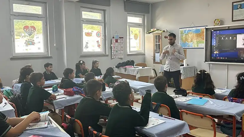 Öğrenciler Kuduz Riskine Karşı Bilgilendirildi