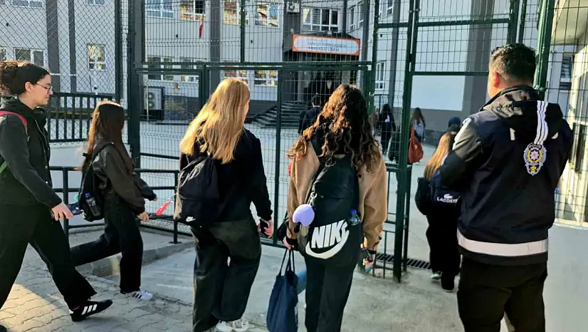 Polis Okul Önlerinde Kuş Uçurtmuyor