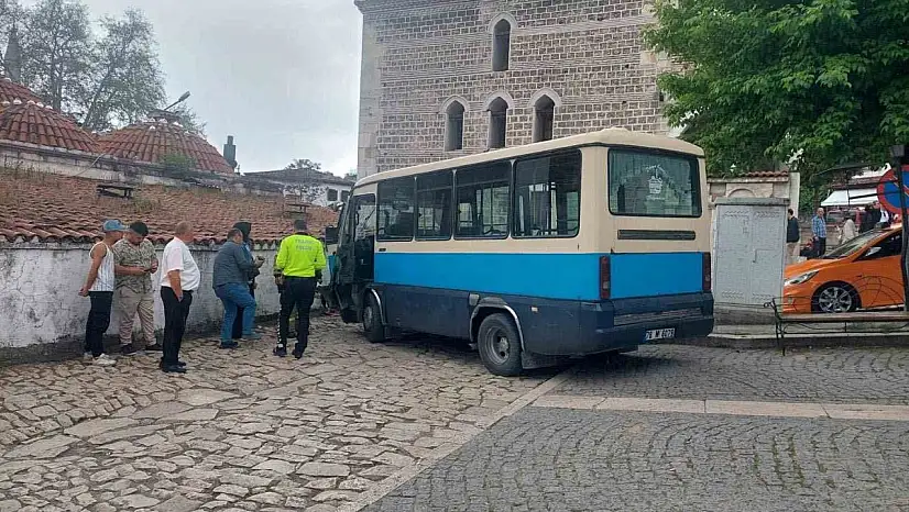 Safranbolu'da Freni Boşalan Dolmuş Tarihi Çarşıda Dehşet Saçtı
