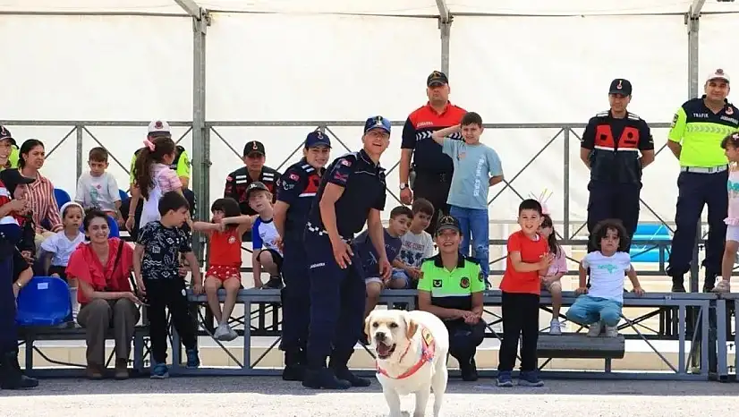 Sinop jandarması minik misafirlerini ağırladı