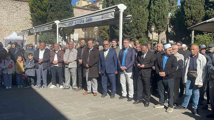 Sinop'ta Hacı Adayları Dualarla Uğurlandı
