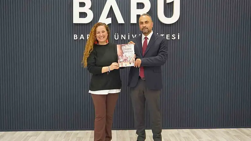 Tesadüfen Bulunan 640 Yıllık Çınar Ağacının Hikayesi Kitap Oldu
