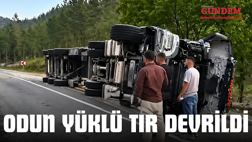 Odun Yüklü Tır Devrildi