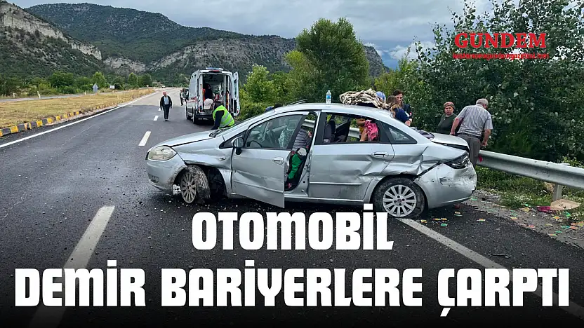 Otomobil Demir Bariyerlere Çarptı, Yaralılar Var!