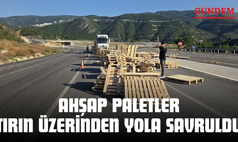 Ahşap Paletler Tırın Üzerinden Yola Savruldu