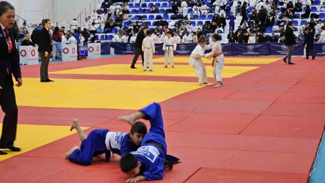 9. Uluslararası Madenci Kupası Judo Turnuvası Zonguldak'ta Başladı