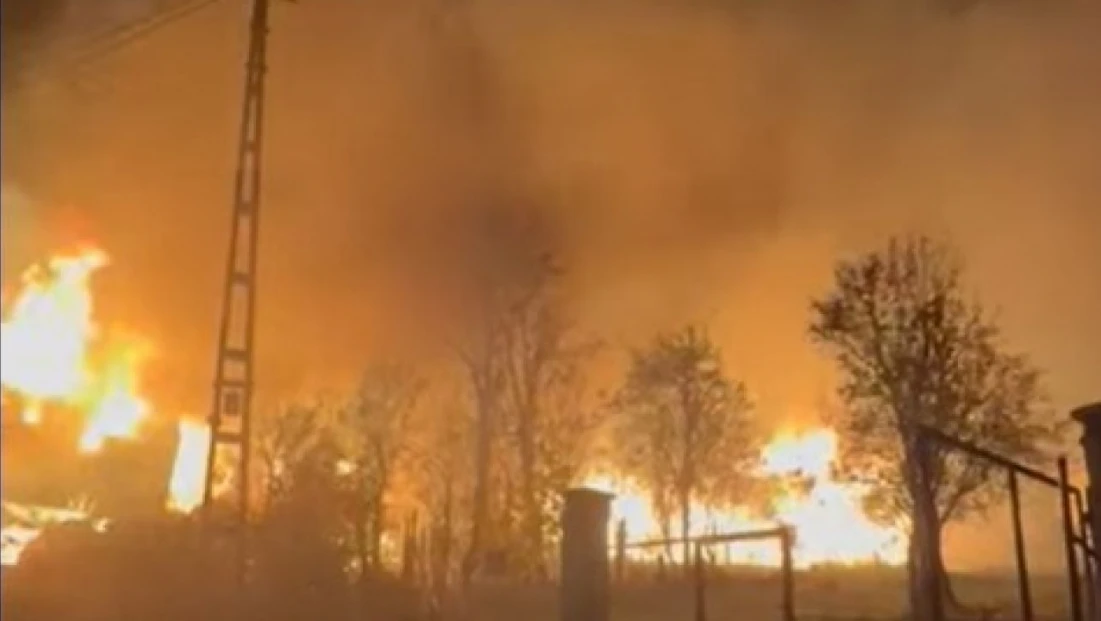 Alevlere Teslim Olan 6 Ev Ve Ahır Kullanılmaz Hale Geldi