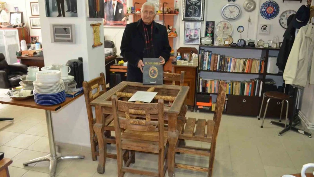 Yüzlerce Eski Eseri Koleksiyona Dönüştürdü