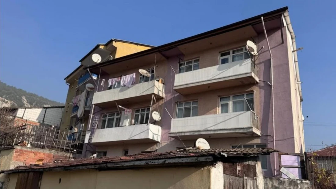 Evinin Önünde Ölü Bulundu