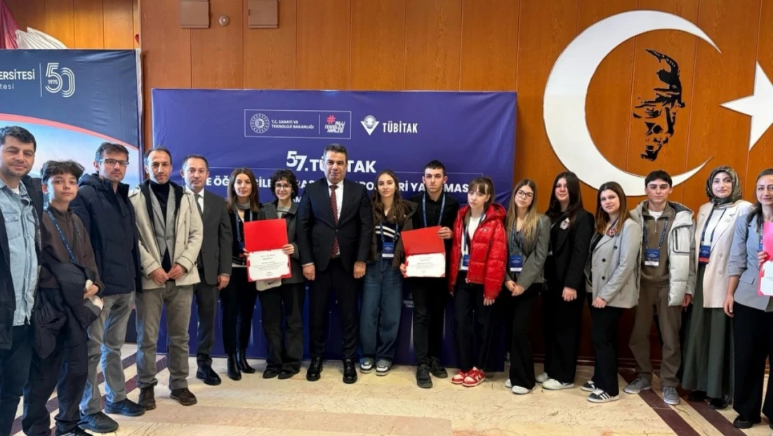 Öğrencilerden Çifte Başarı