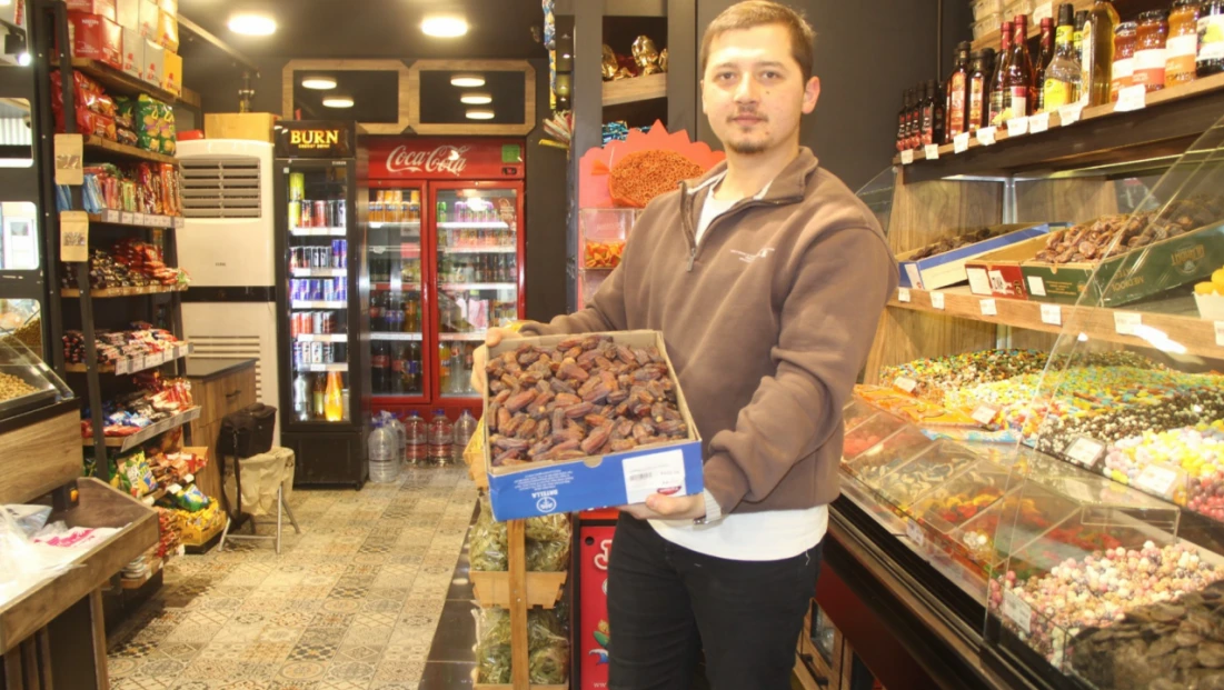 Ramazan’ın Vazgeçilmezi Hurma Tezgahta