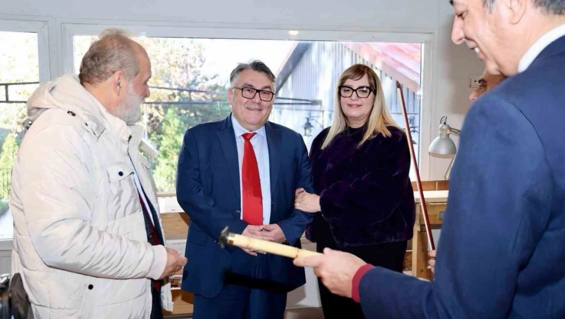 Rektör Özölçer İle Yazar Dr. Sait Başer, BEUN Çalgı Yapım Atölyesini Ziyaret Etti