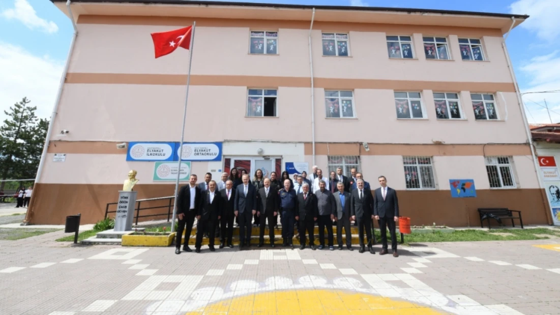 Vali Meftun Dallı, Elyakut İlkokulu ve Ortaokulu’nu Ziyaret Etti