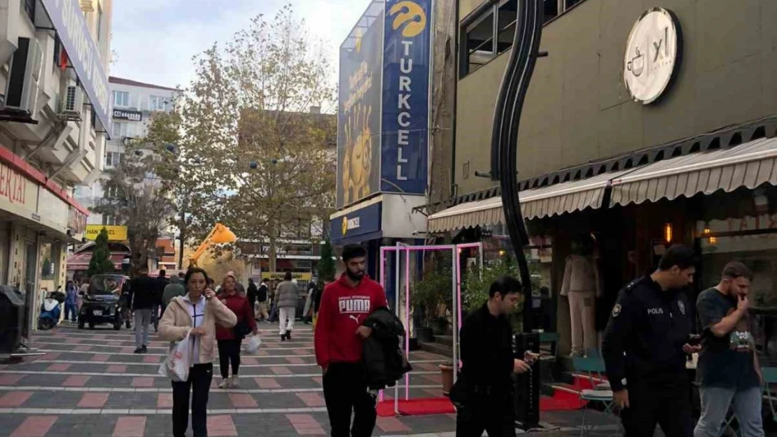 'Çakmağım yok' Cevabına Karşı Havaya 2 El Ateş Etti