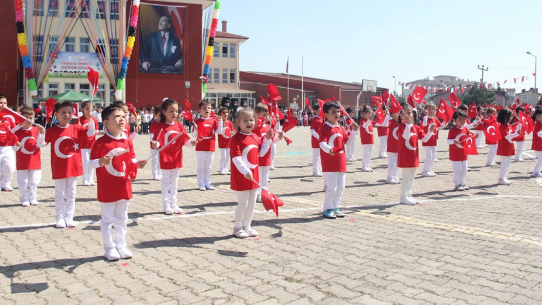 23 Nisan Ulusal Egemenlik ve  Çocuk Bayramı coşkuyla kutlandı