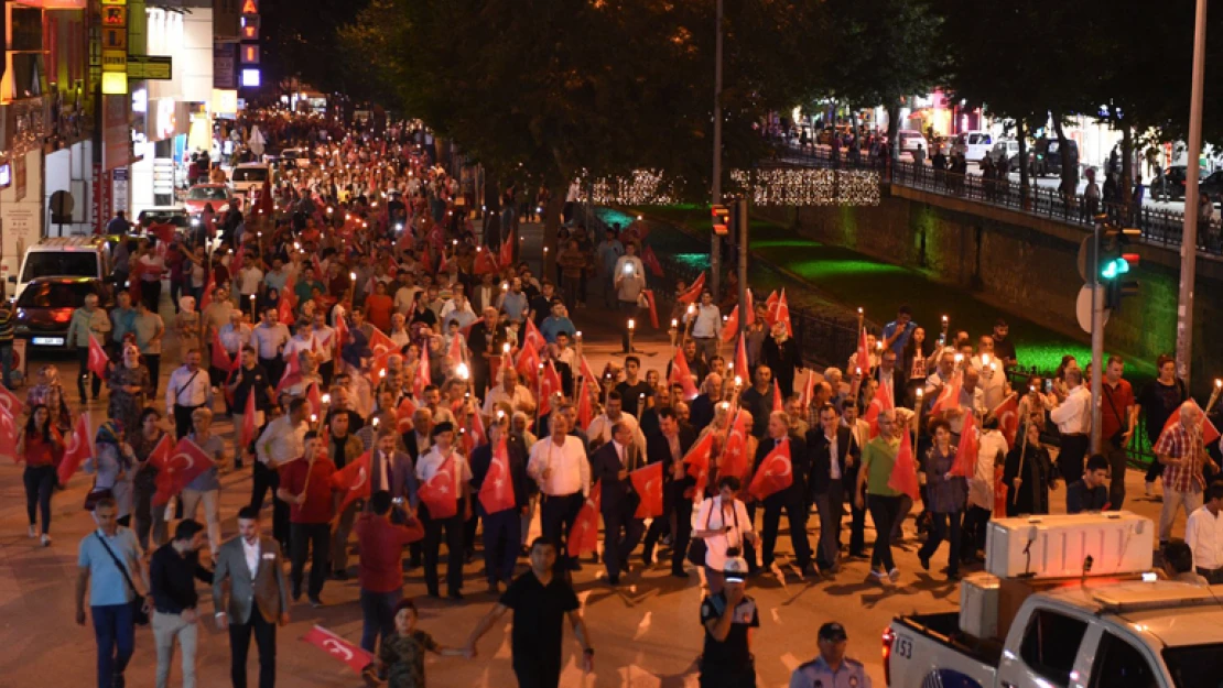 15 Temmuz Fener Alayı yürüyüşü düzenlendi