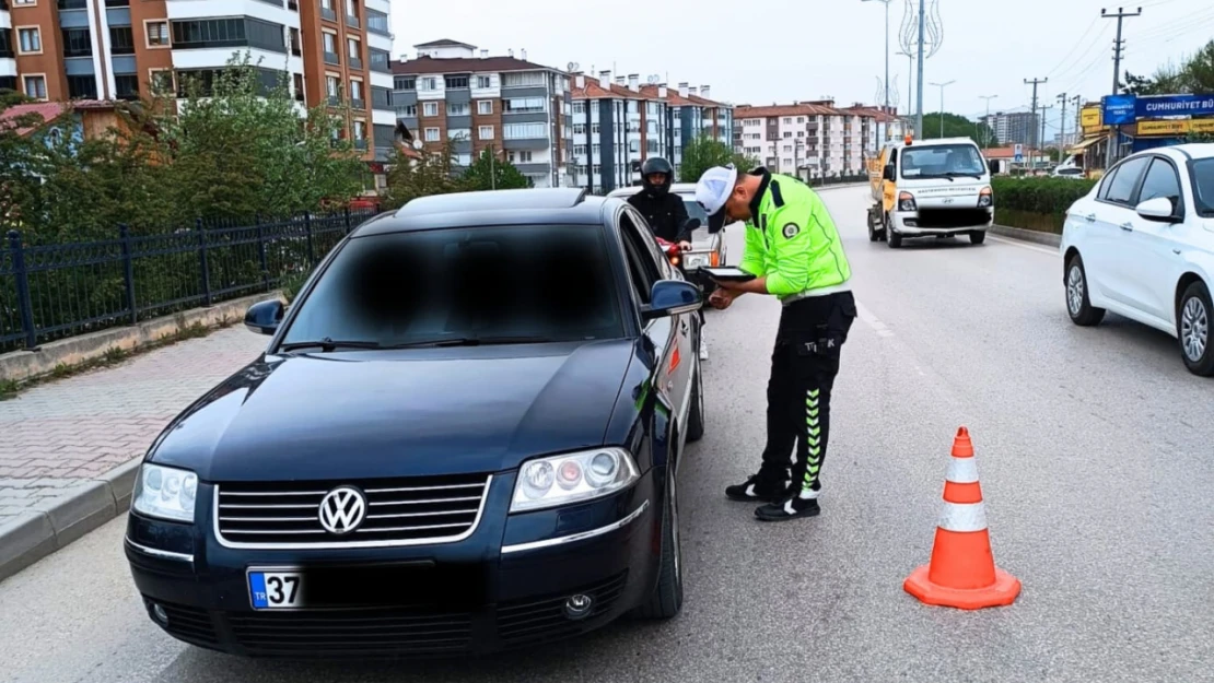 100 Araç ve Sürücüsü Denetlendi