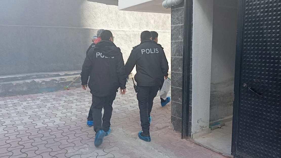 29 Yaşındaki Genç Silahla Başından Vurulmuş Halde Bulundu