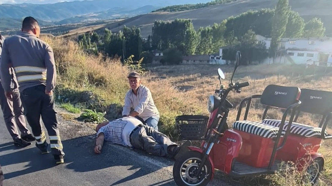 3 tekerlekli moped devrildi: 1 yaralı