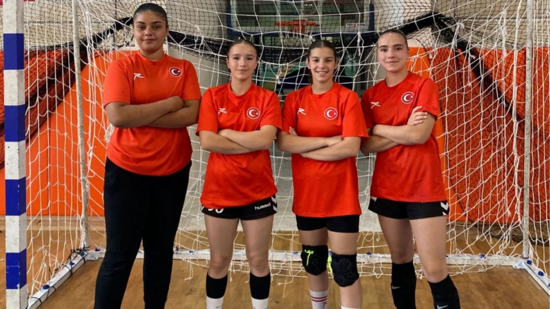 4 sporcumuz U-15 kampına katıldı