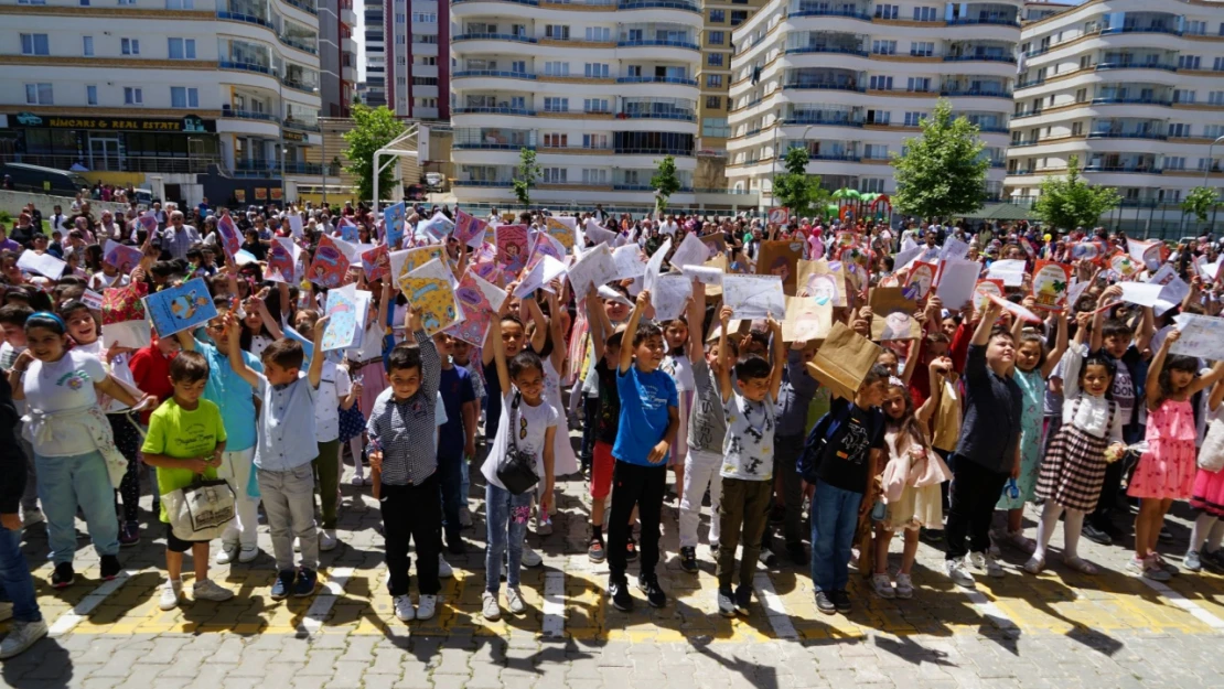 58 bin öğrencinin karne sevinci