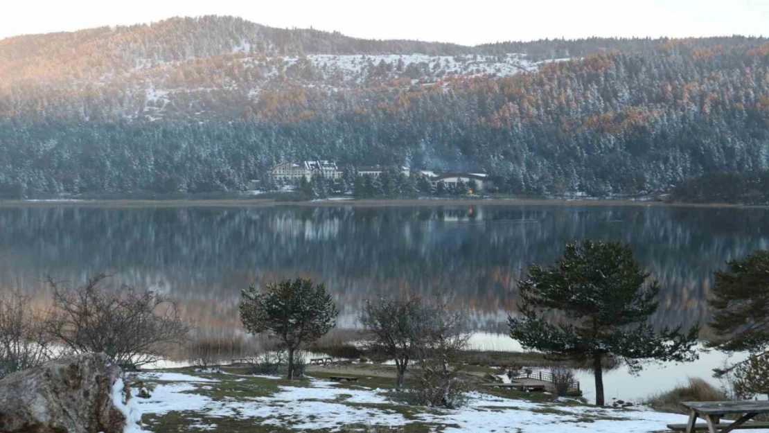 Abant Gölü'nün Kıyıları Buz Tuttu