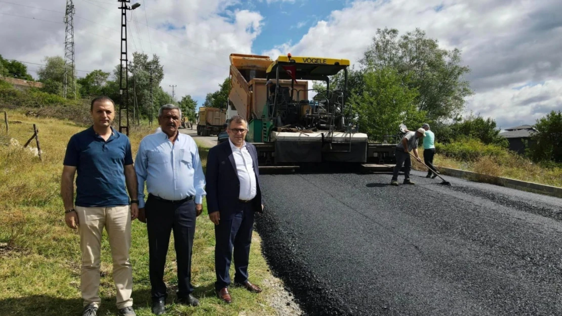 Ağcıkişi Mahallesi sıcak asfaltla buluşuyor