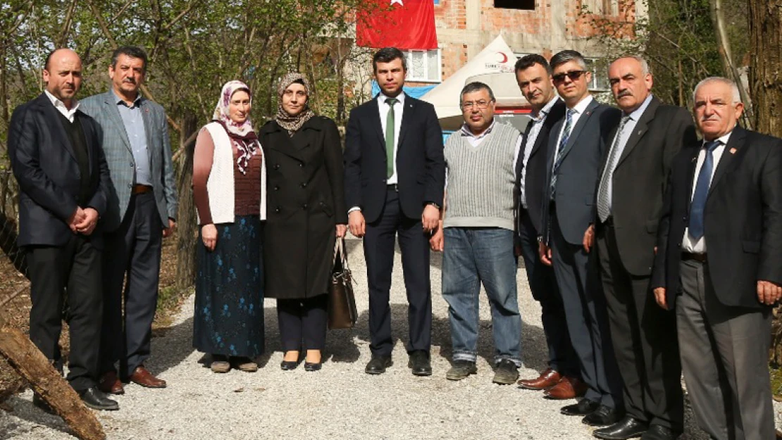 AK Parti Merkez İlçe'den şehit ailelerine ziyaret