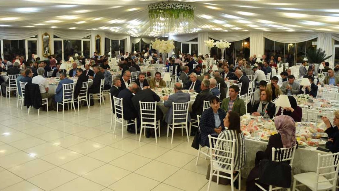 AK Parti, STK'larla iftarda buluştu