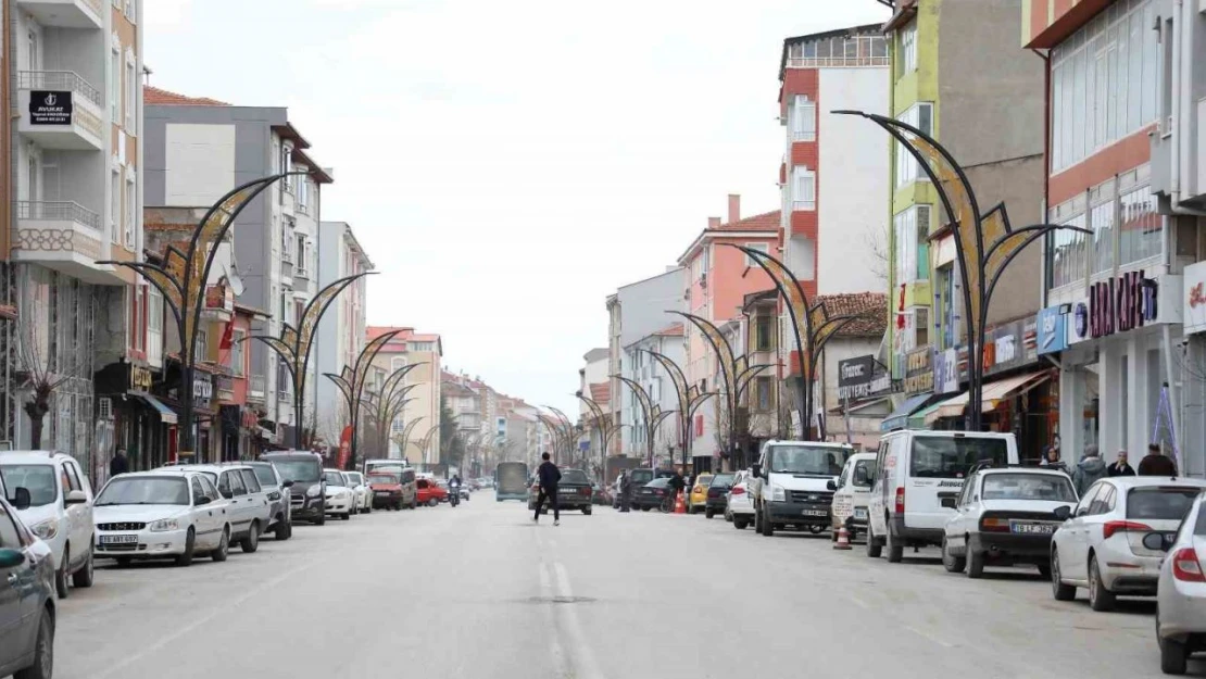 Alaca Belediyesi 4 Caddenin Aydınlatmasını YEDAŞ'a Devretti