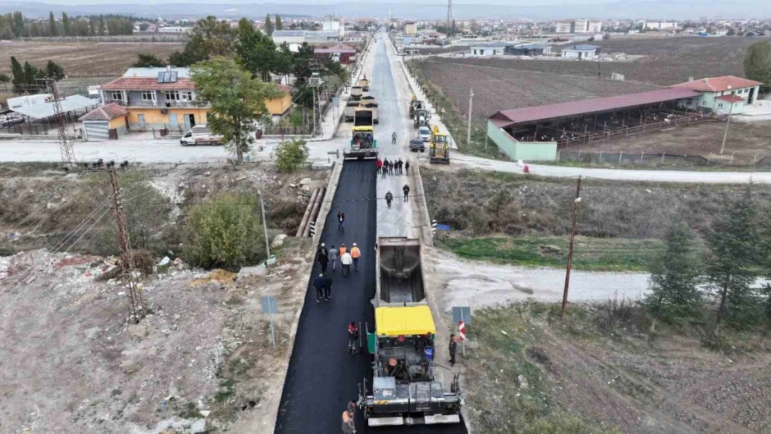 Alaca'da Asfalt Kaplamalar Yenileniyor