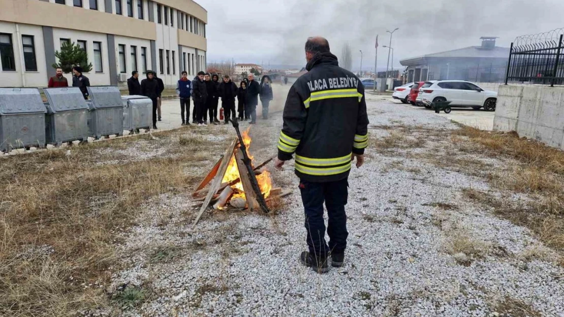 Alaca'da KYK'da Yangın Tatbikatı