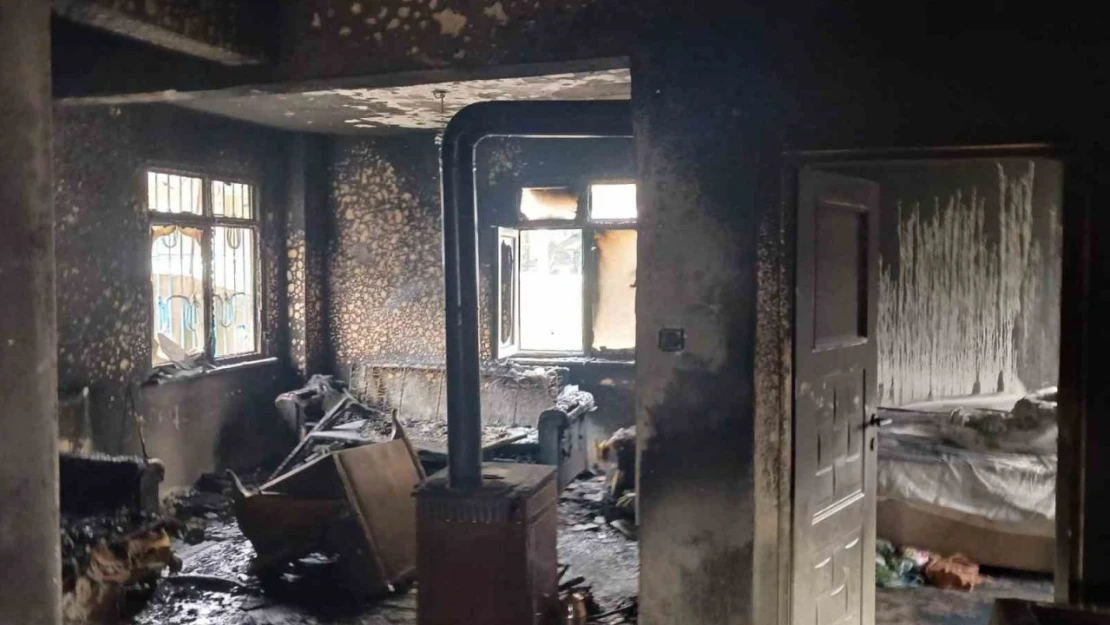 Alaplı'da Evde Çıkan Yangında 2 Kişi Yaralandı