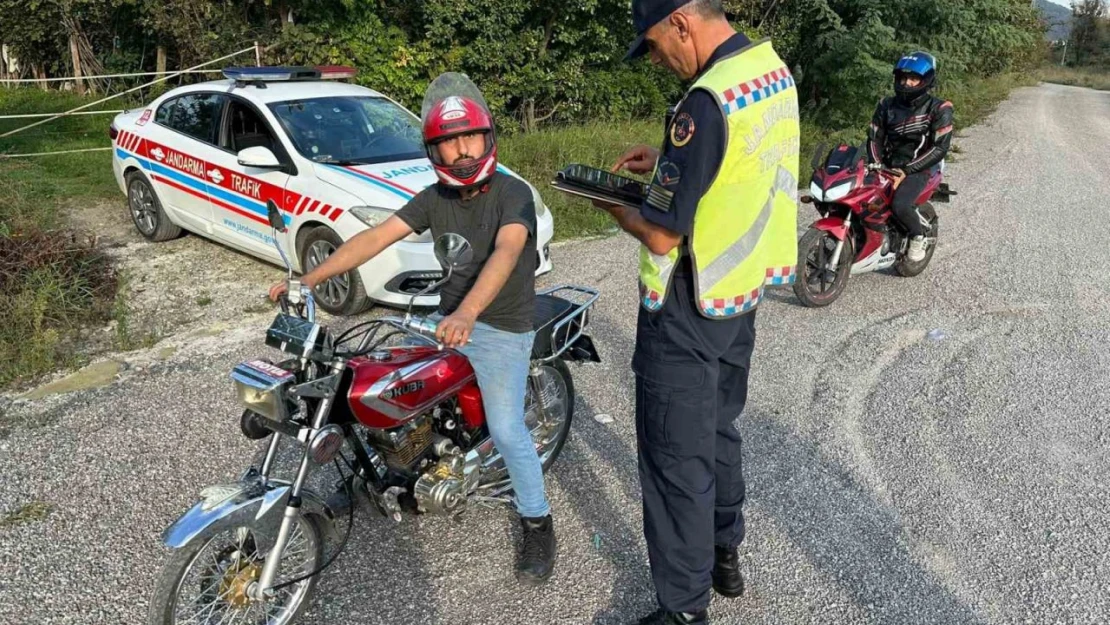 Alaplı'da Motosiklet Denetimleri Aralıksız Sürüyor