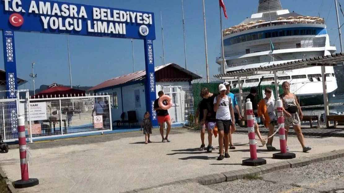 Amasra'ya Rus Turist Akını Sürüyor