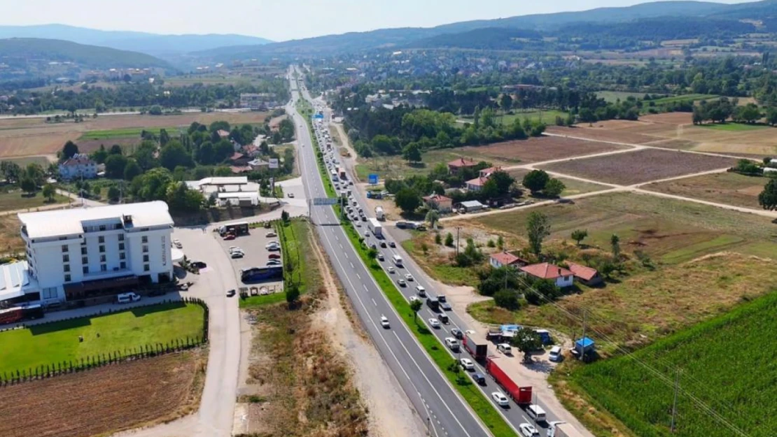 Ambulans Geçmekte Zorlandı