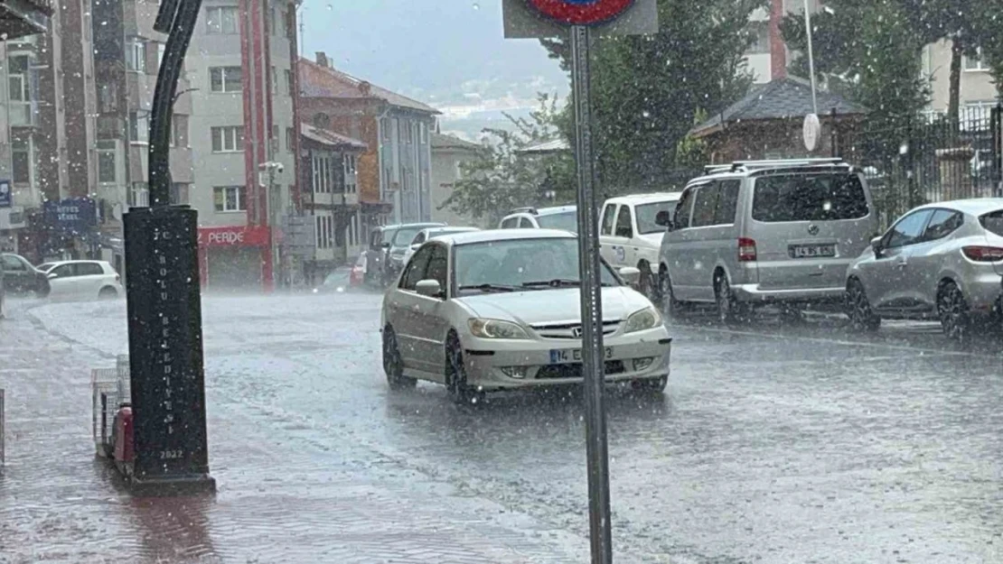 Aniden Bastıran Sağanak Hayatı Olumsuz Etkiledi